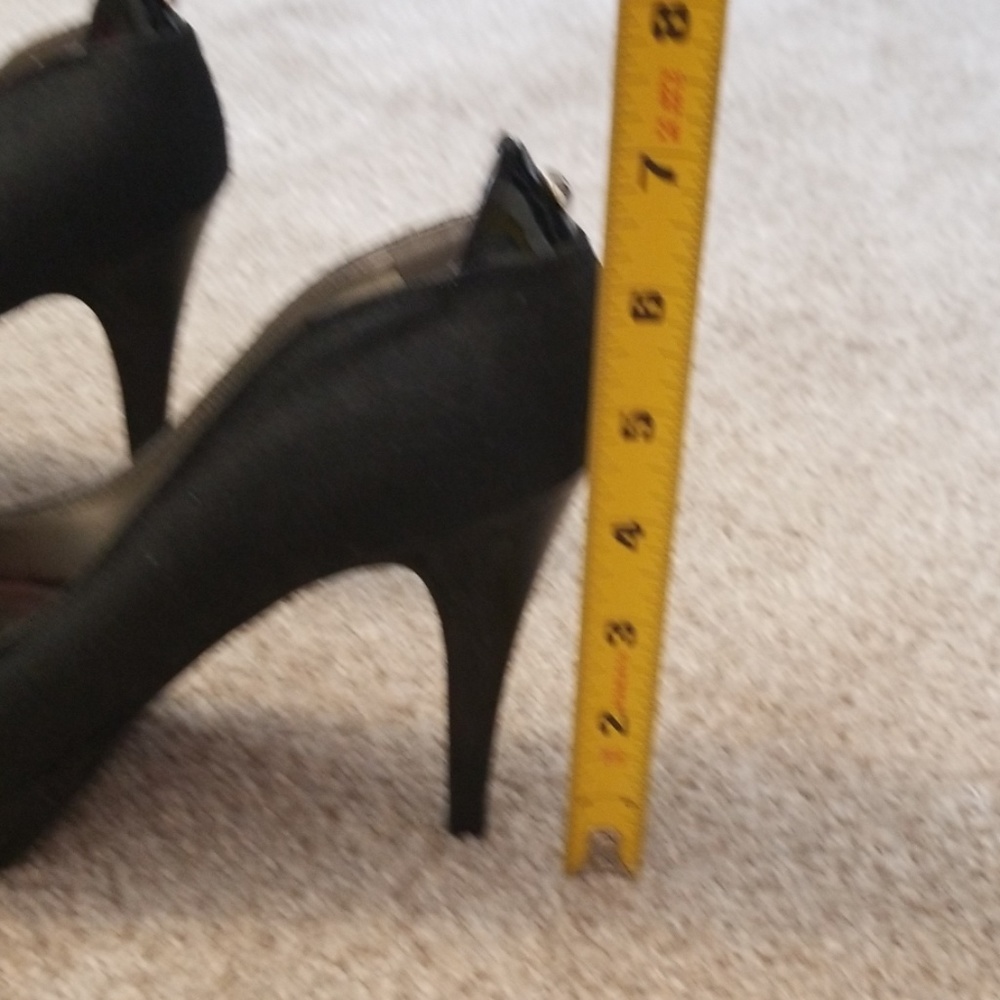 High Heels - Picture 6 of 7